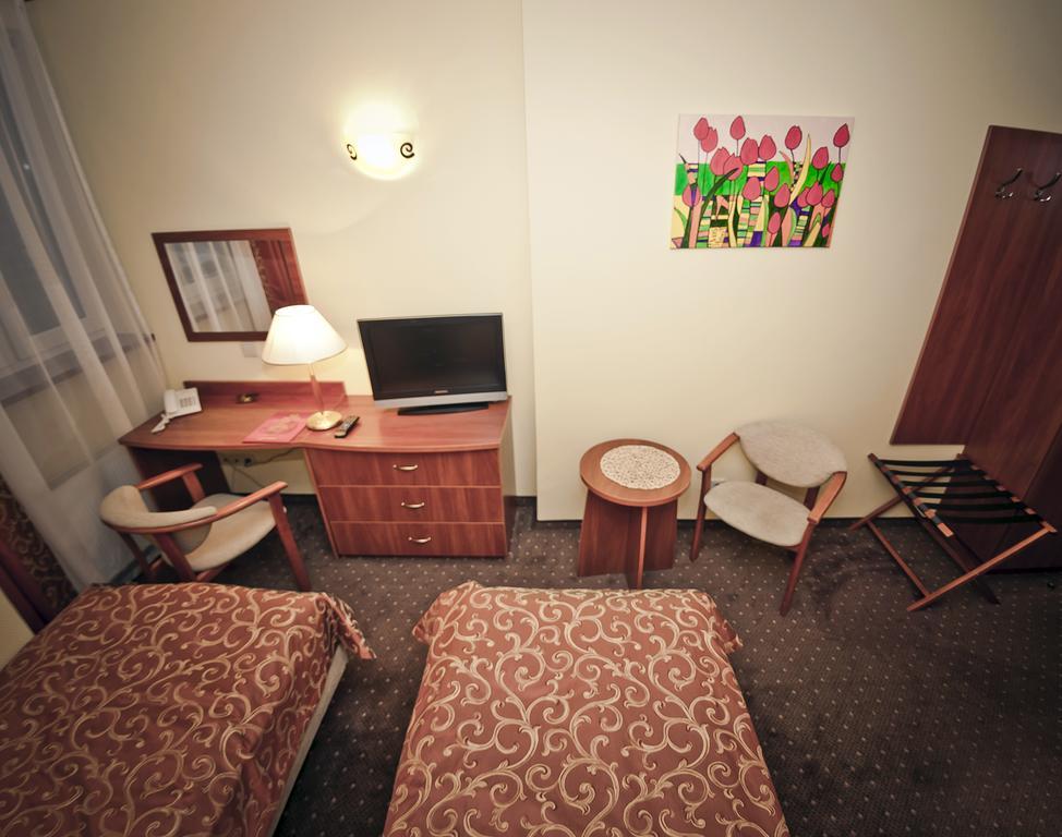 Hotel Wityng Ślesin 객실 사진