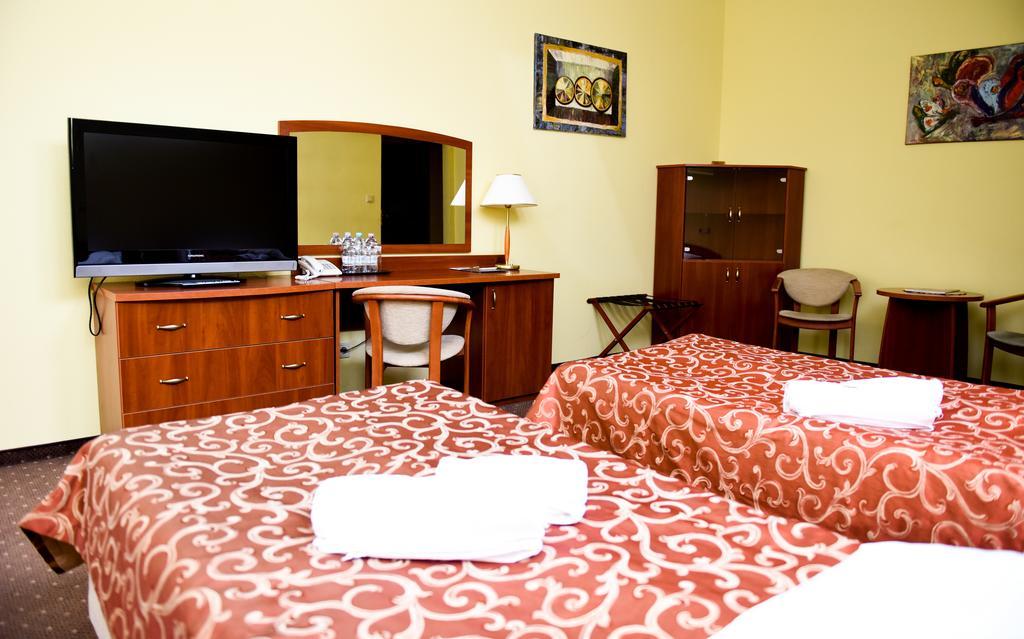 Hotel Wityng Ślesin 객실 사진