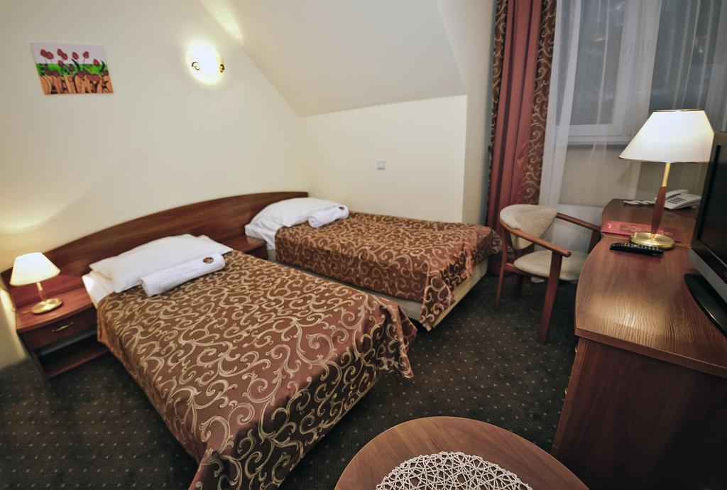Hotel Wityng Ślesin 객실 사진