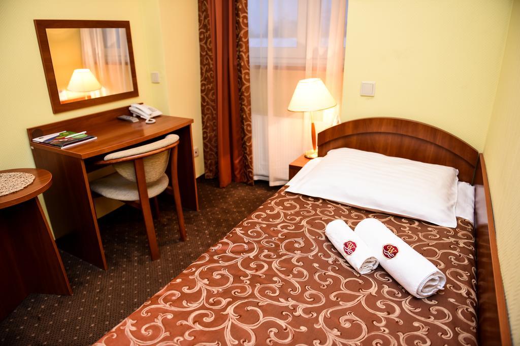 Hotel Wityng Ślesin 객실 사진